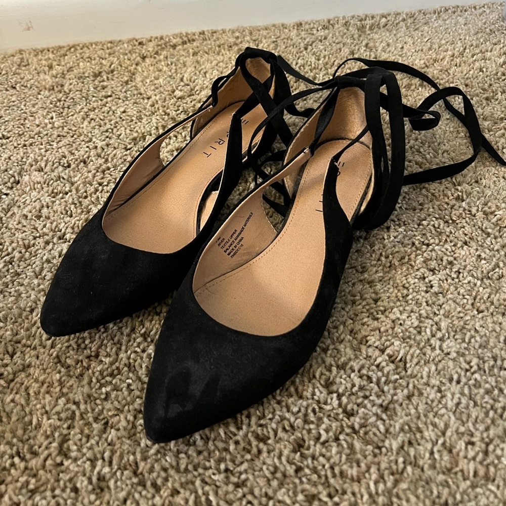 Like New! Spirit black strap up ankle sandals